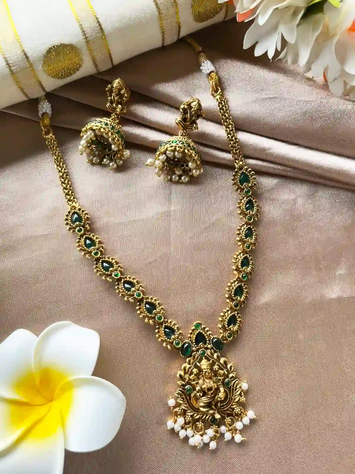 Tear Drop Devi Attigai Necklace Set Main View