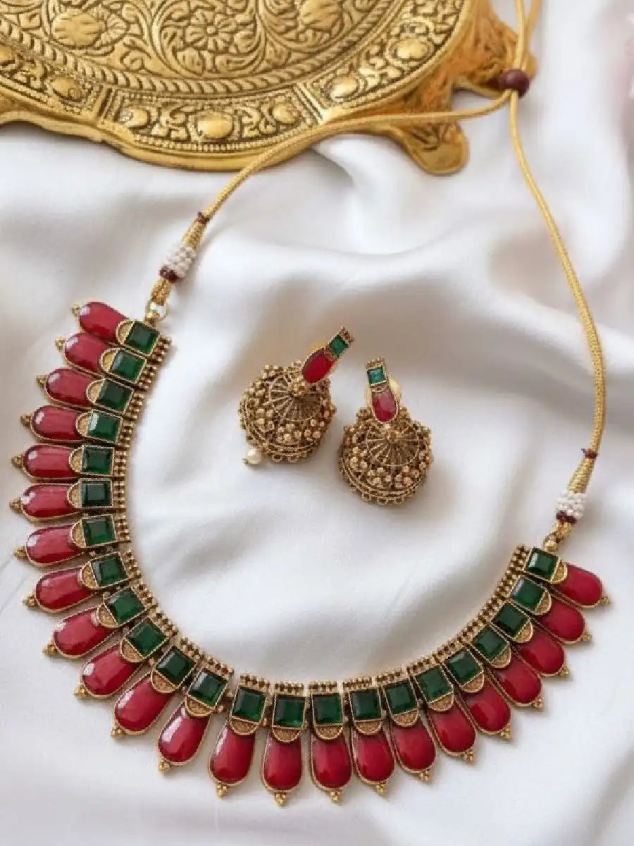 Maroon Palakka Stone Necklace Main View