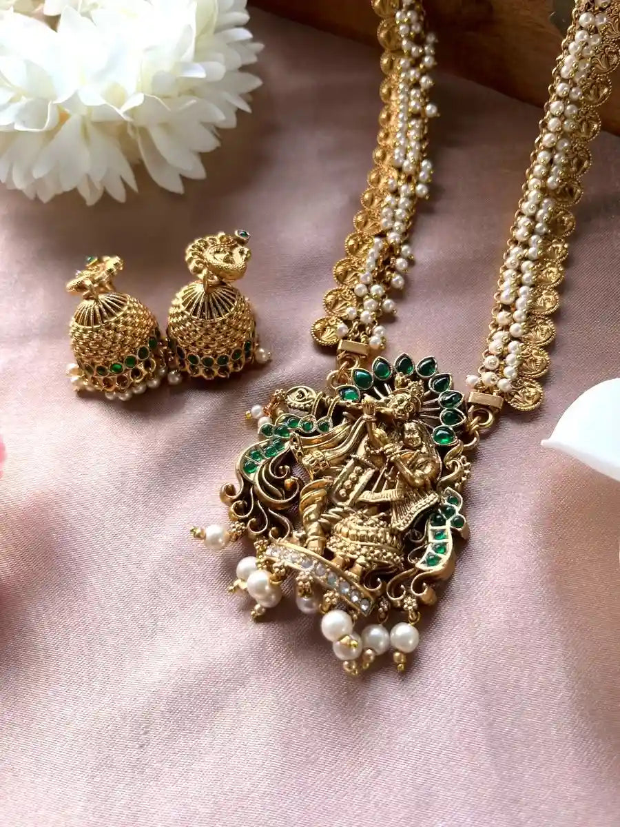Radhakrishna_Pearl_Coin_Necklace_with_Matching_Jhumkas Closeup View
